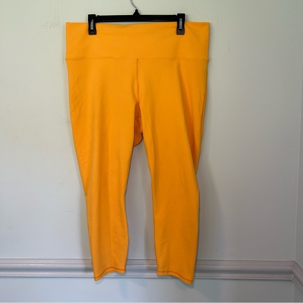 Fabletics Powerhold Yellow Boost Ii High-Waisted Strappy Capris Size 1X